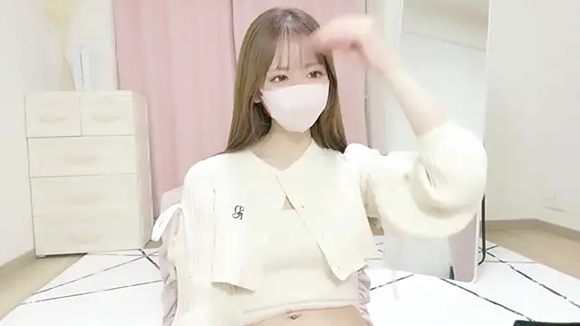 Miraichan_ - パンツも脱いじゃう🥺