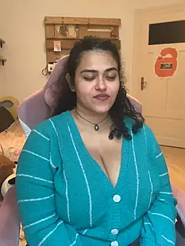 Curvydesifromgermany - Oil on tits
