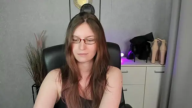 EmmaxDelight - Remove shirt and stay in bra~