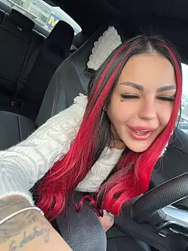 NaomyFlame - Squirt în public 💦