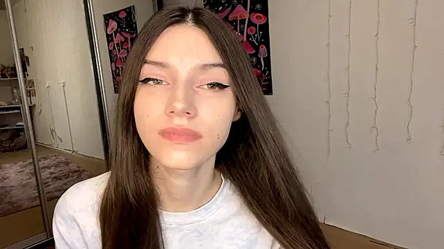 VeroniqueJaap - Wave and say “hi everyone!”