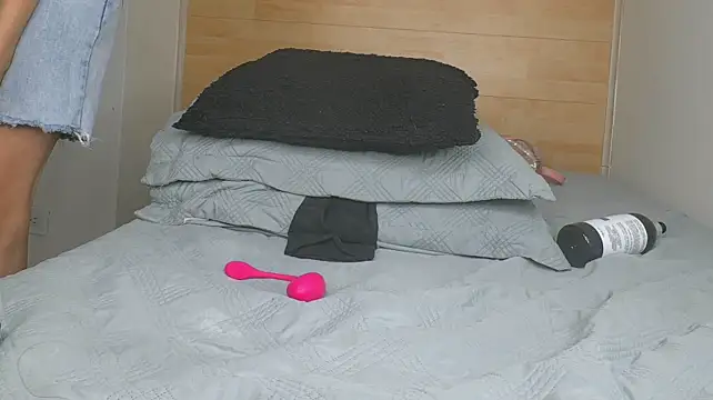 Melodi_20 - fist in the pussy
