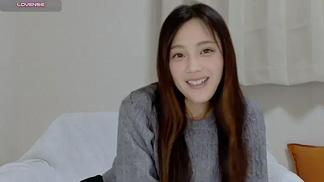 Reina-111 - 服ぽいっ♡