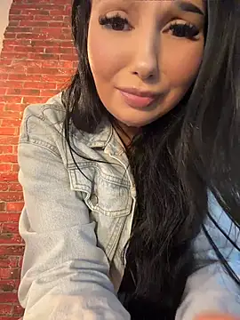 Tisha_Busty - TOPLES 5 min OMG+Rub Pussy in CAFE