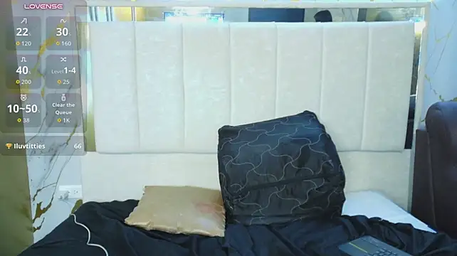 Olivia11_ - show tits and rub nipples