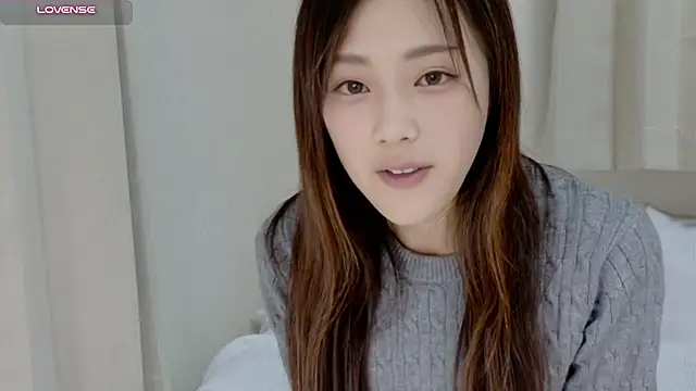 Reina-111 - 服ぽいっ♡