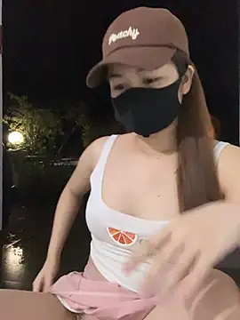 My_Melodyy - Make me cum pussy in public garden 🪴😈