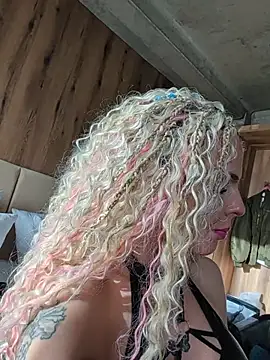 DirtyTechCouple- - Suck on Fingers like a bj😘