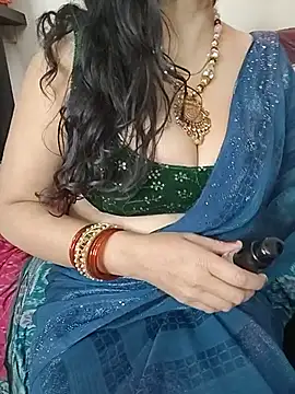 _in_v_a_n_i_ll_a - Dildo pusy f