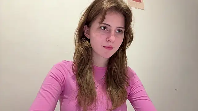 RolandeRohrs - Show my firm bootie closer <3