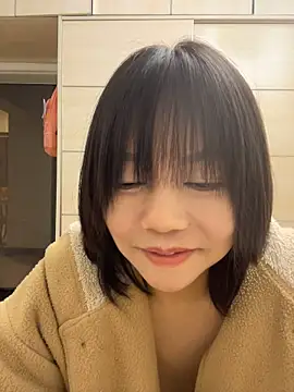 Tina626 - 请妈妈做美甲