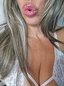 Lysa- - pussyplay with dildo