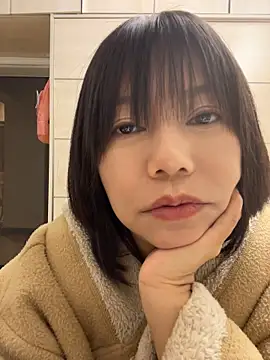 Tina626 - 请妈妈做美甲