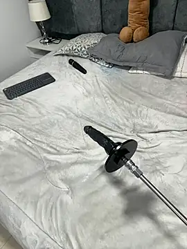 Cristal_Velle - You make my butt turn red