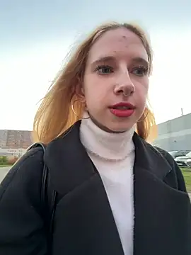Michelle_lovique - make me wet when i walking outside