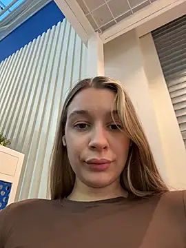 SashaCatt - One finger in pussy+caressing the breas