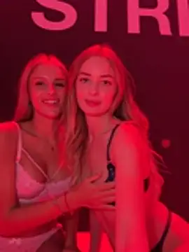EvieEvans - French kiss with SophieVJ