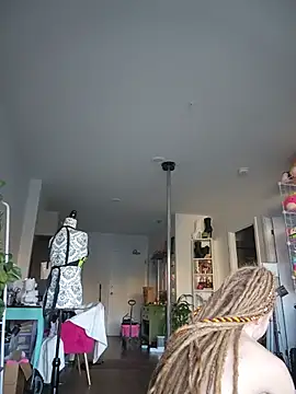 LucidLucy - Domi pussy play laat tip toy control