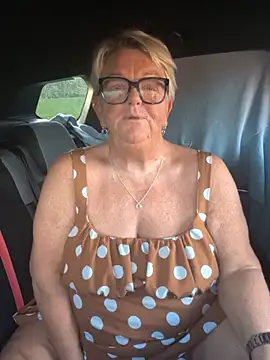 Bridget-valentine - Tits out 5mins