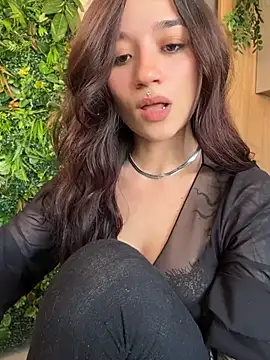Charlotte_Rossee - Squeeze boobs