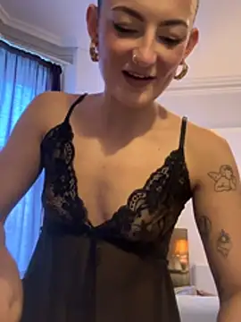 MiaLovesxxx - Rub puss😻