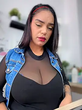 Sara-77 - TOPLESS 4 minutes at the office ✨👑