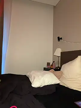 Madelinexx - Spank ass in doggy without panties 🤭