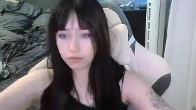 BodyEva - cute face