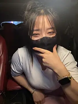 Xiao-mo520 - 美导老师下班兼职，咖啡厅偷玩小粉，刺激，敏感体质易失控，哥哥轻点，完成目标脱一件