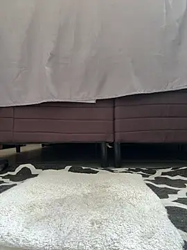 ScarletNude - SENTAR NO DILDO 3MIN