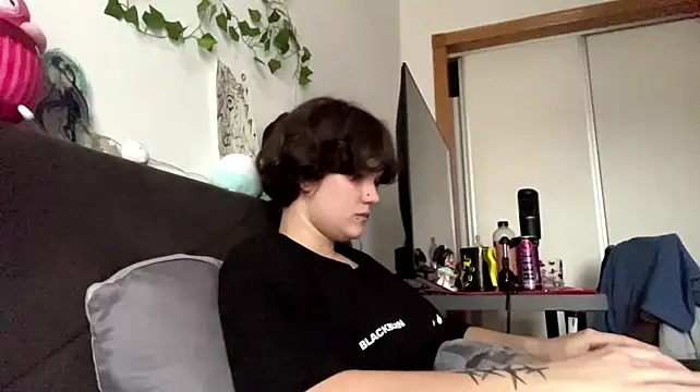 HeyFriren - sent u my hot Video ANAL and we go pvt