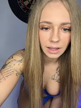 Lunagoldx - Get naked/ ruha le🥵😻