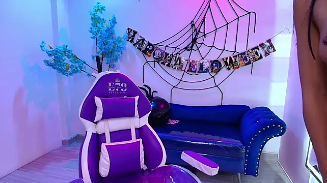 Tammy_creeds - play with my breasts 🍒
