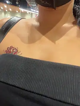 HoneyNana2000 - Let take off underwear go to shopping🤭
