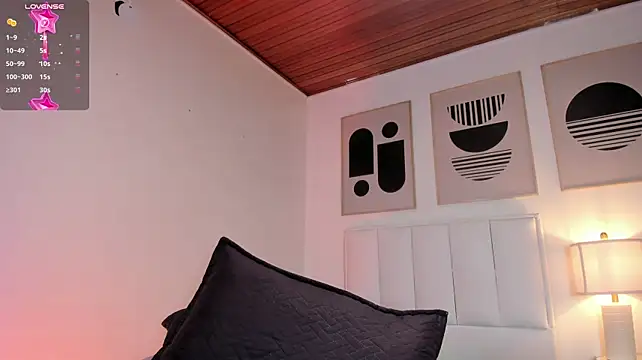 Naomii_bllaze - FUCK PUSSY NO MERCY 😏