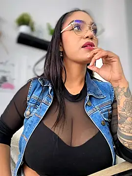Sara-77 - TOPLESS 4 minutes at the office ✨👑
