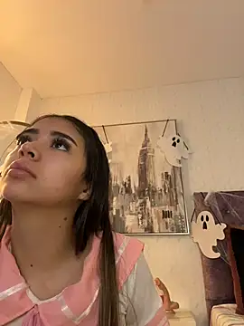 HoneyMollyX - BRA OFF + BOUNCE MY TITS FOR U