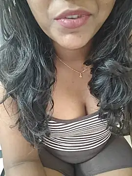Tamil_aruna69 - Ice on boobs 🤣