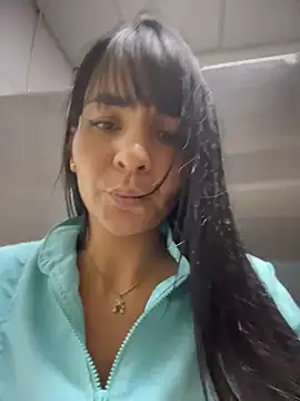 LuxeBrunetteXXX - MAKE ME CUM AT WORK 😈