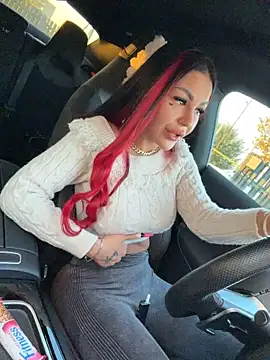 NaomyFlame - Squirt în public 💦