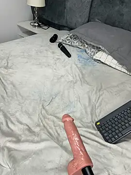 Cristal_Velle - You make my butt turn red