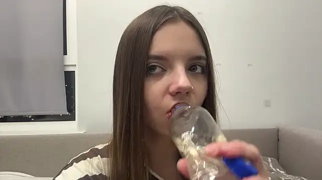 LisaPorse - show tongue + sily face
