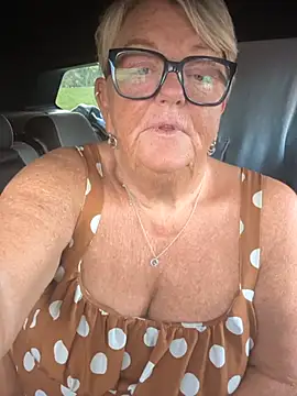 Bridget-valentine - Tits out 5mins