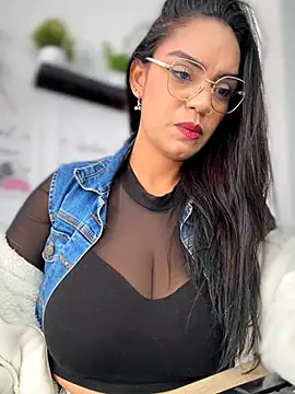 Sara-77 - TOPLESS 4 minutes at the office ✨👑