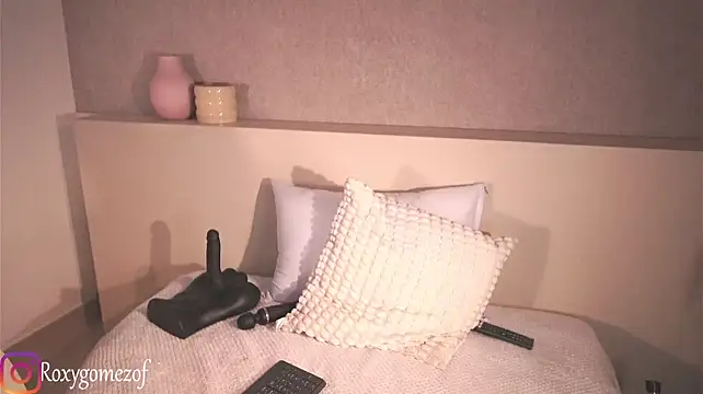 Roxannegomez - 🍦Cum Creampie with my big toy!🍦