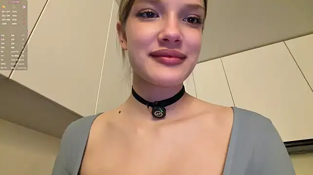 Carolini_i - LOOK AT MY BUST😍