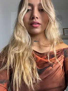 Amanda-medrano1 - Show boob and blowjob