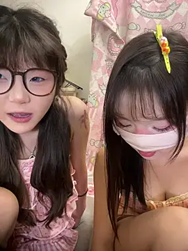 QIQI-QIQI-01 - 排卵期小母狗 想被哥哥操