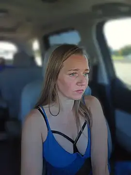 SkyelarSomer - 🍒Tits Fully Out🍒Guy friend next to me