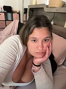 Latinamommy26 - Nipple clamps 3 mins